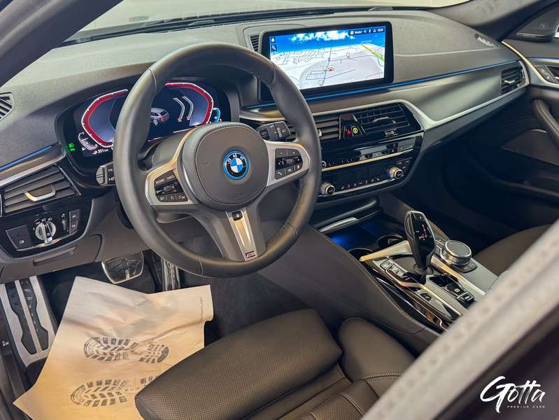 Photo du véhicule BMW 530