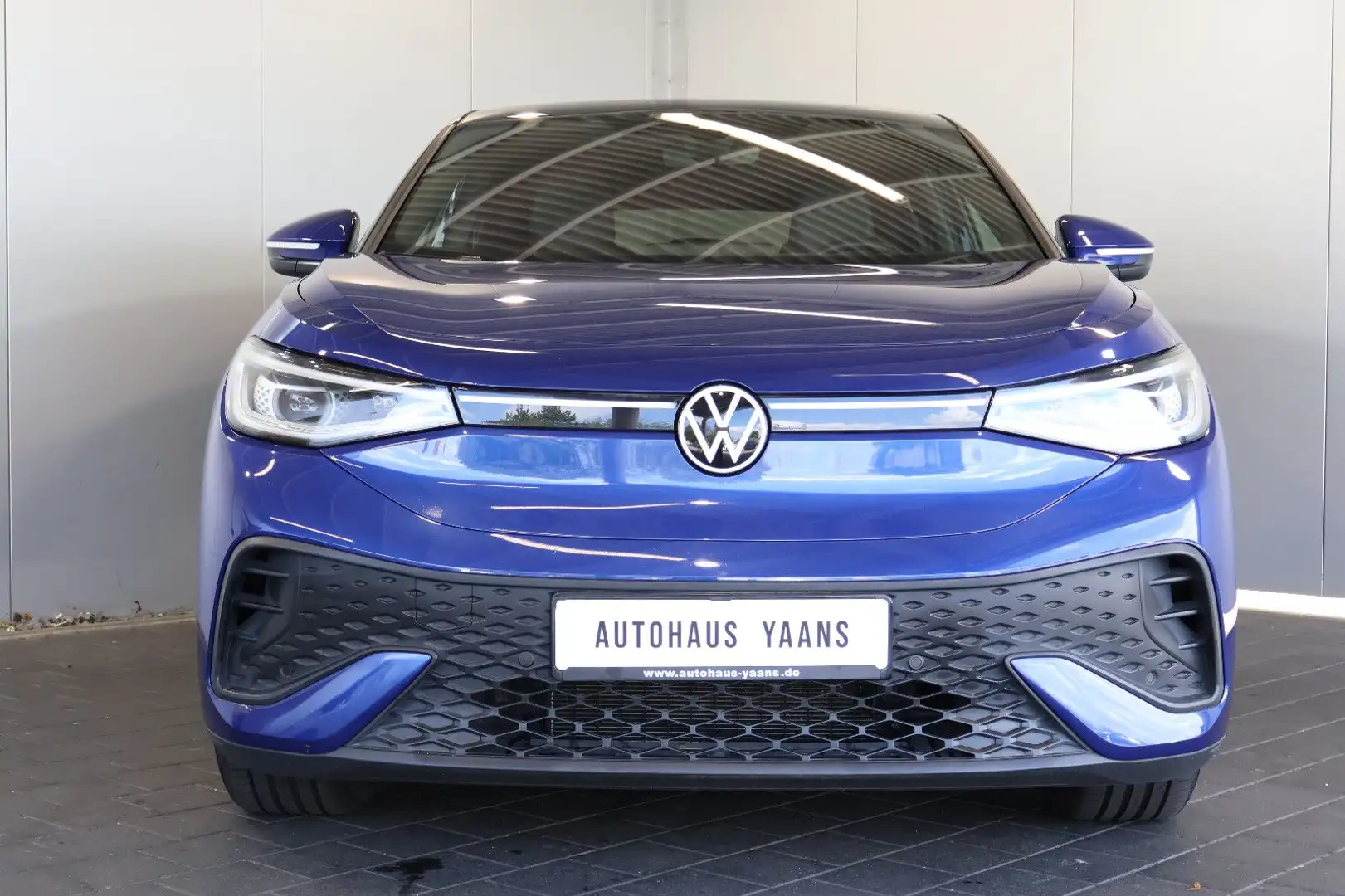 Volkswagen ID.5 Pro Performance WÄRMEPUM.+LED+PANO+PDC+AHK Modrá - 2