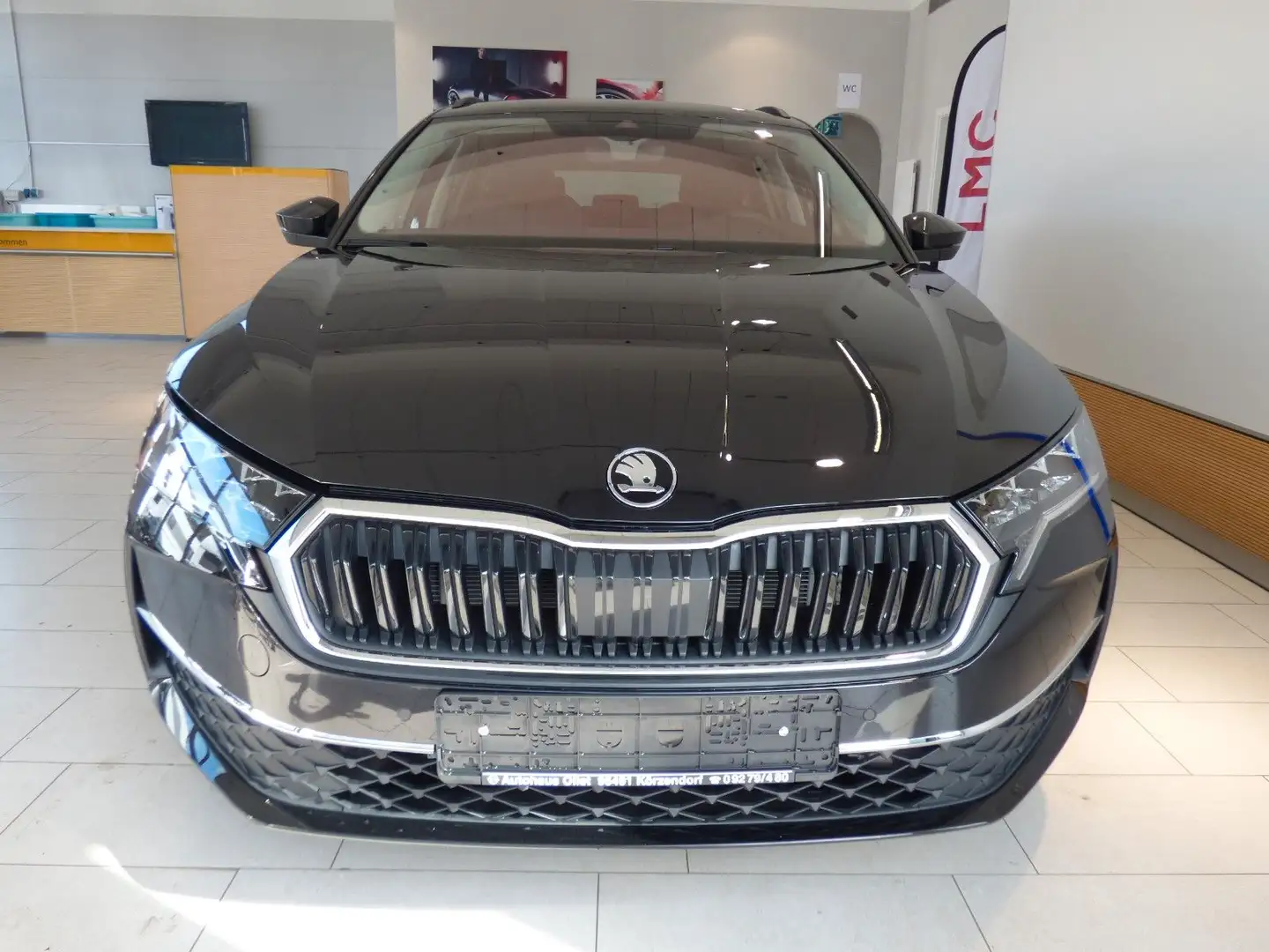 Skoda Octavia Combi 1.5 TSI mHEV 110 kW Selection Schwarz - 1