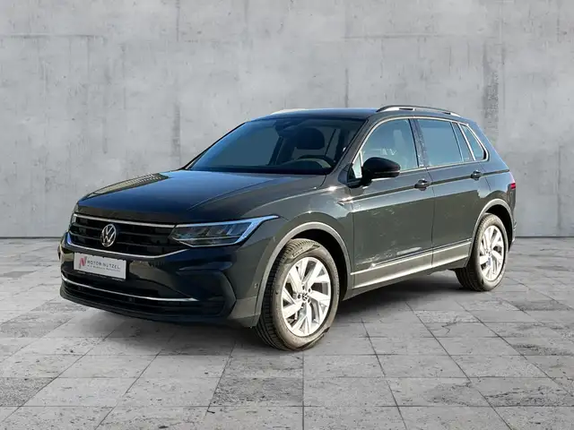 Volkswagen Tiguan view 2