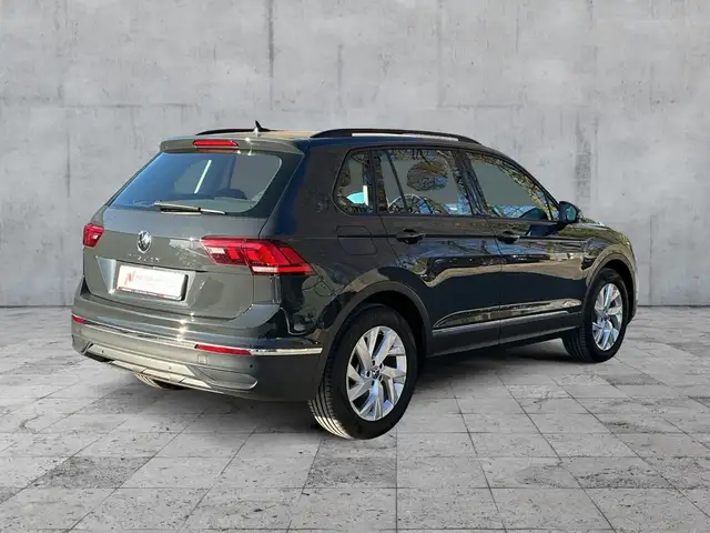 Volkswagen Tiguan view 6