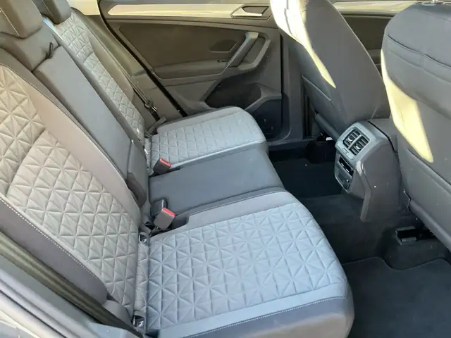 Volkswagen Tiguan view 16