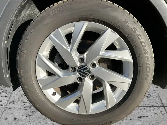 Volkswagen Tiguan view 8