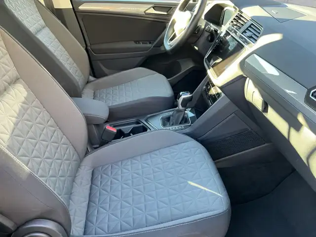 Volkswagen Tiguan view 13