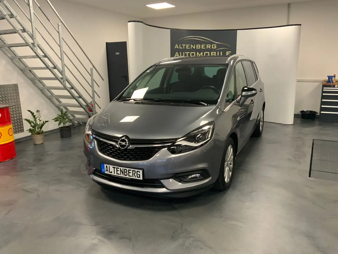 Opel Zafira C Innovation Automatik 7.Sitze PDC LED Grau - 1
