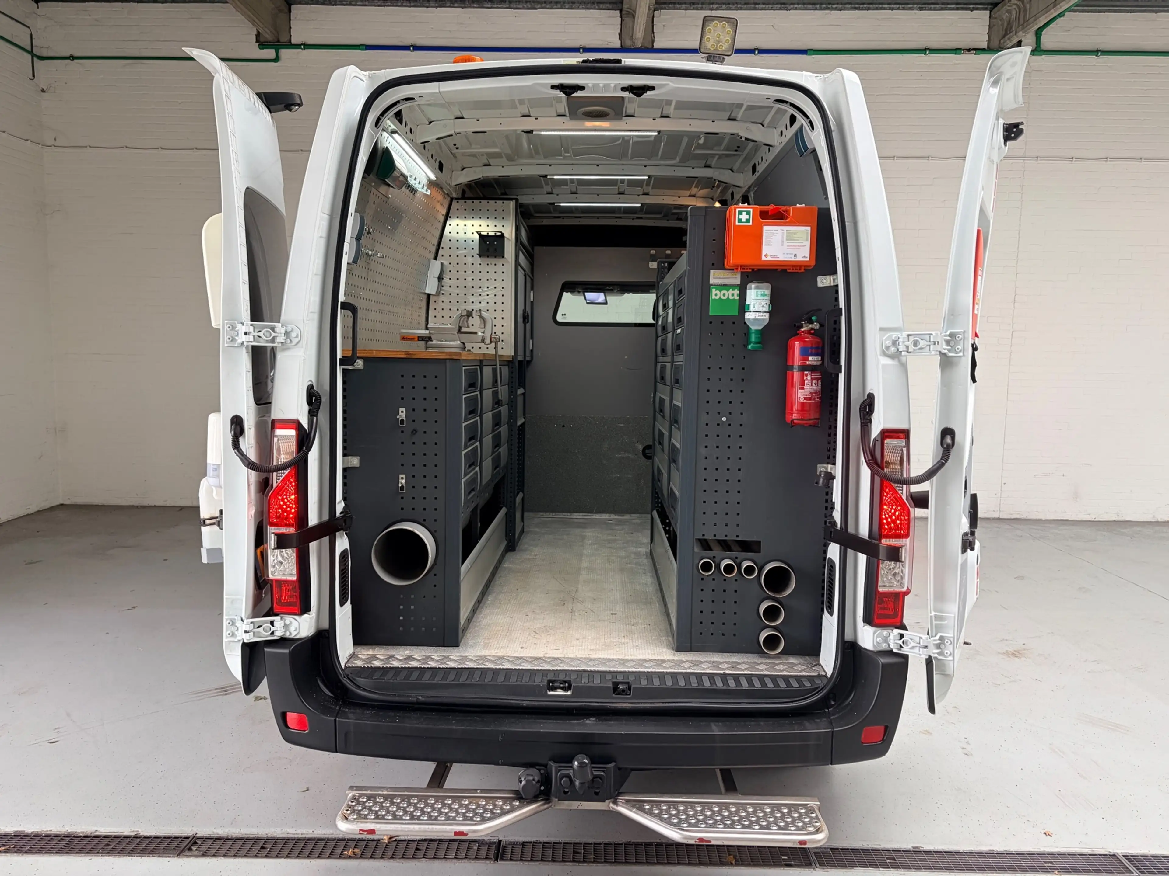 Renault Master Servicewagen T35 2.3 dCi 145pk euro6 L2H2 BOTT Inr — photo 2