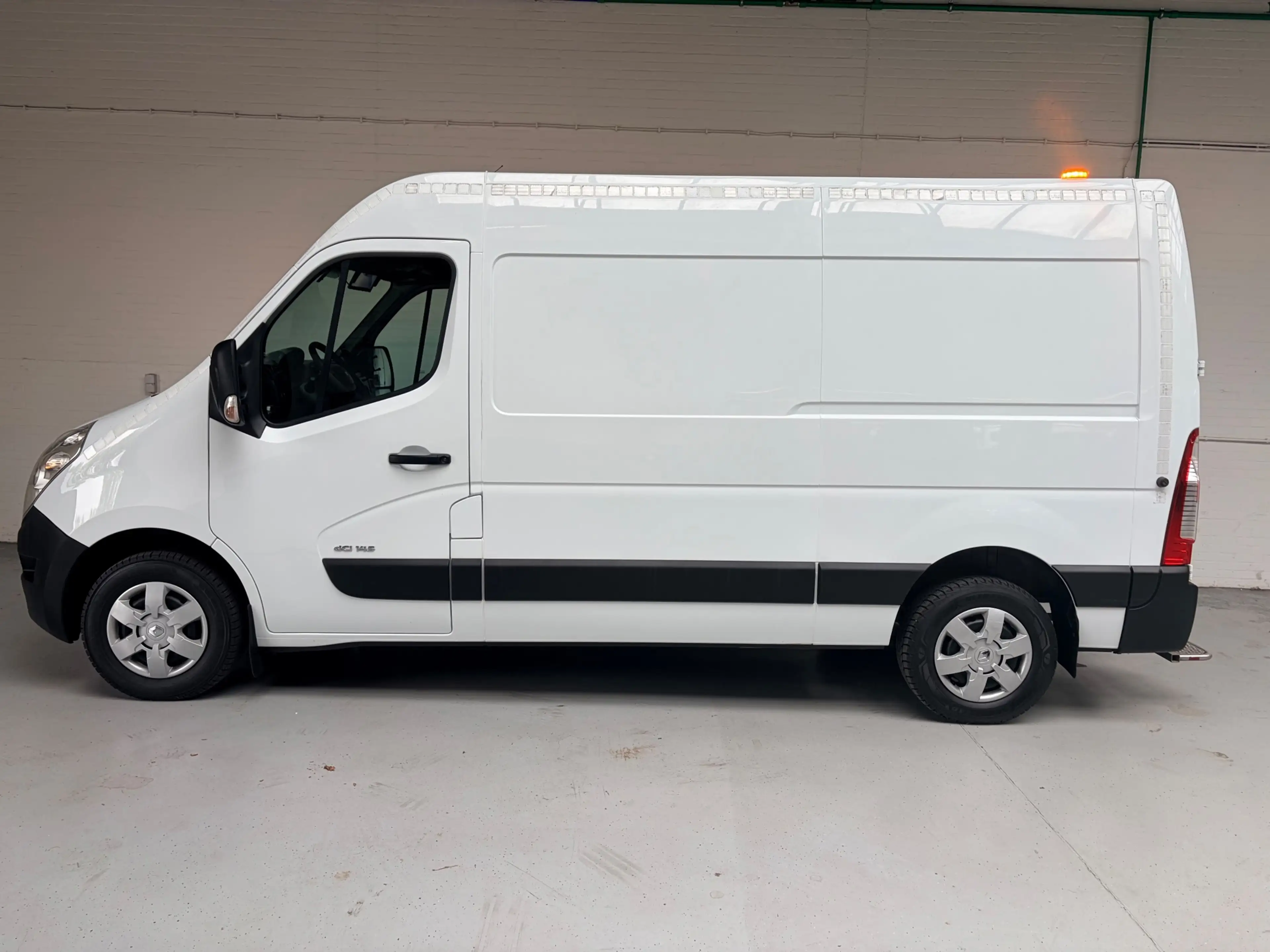 Renault Master Servicewagen T35 2.3 dCi 145pk euro6 L2H2 BOTT Inr — photo 4