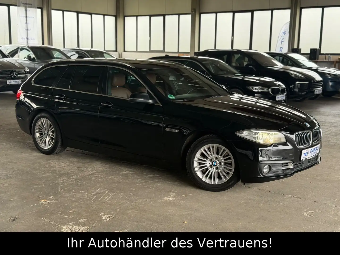 BMW 525 5 Touring 525d*PANO*NAVI*Xenon* Schwarz - 1