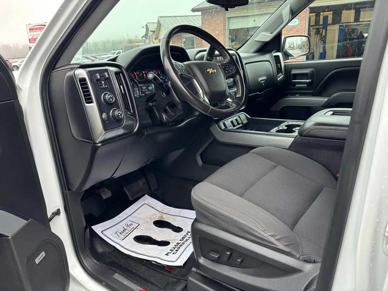 Chevrolet Silverado 1500 снимка Chevrolet Silverado 1500