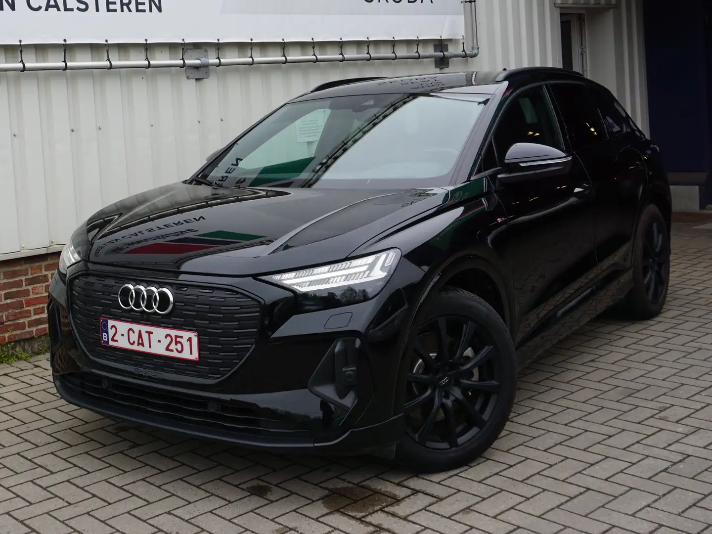 Audi Q4 e-tron attraction Noir - 1