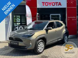 Toyota Yaris Cross Inductieladen voor smartphones, Dodehoekdetectie, Stoelverwarming, Getinte ramen, Mistlampen, Parkeerhulp voor, Keyless Entry, Parkeerhulp achter