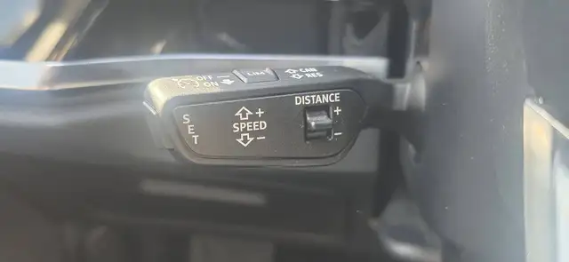 Audi Q3 view 11