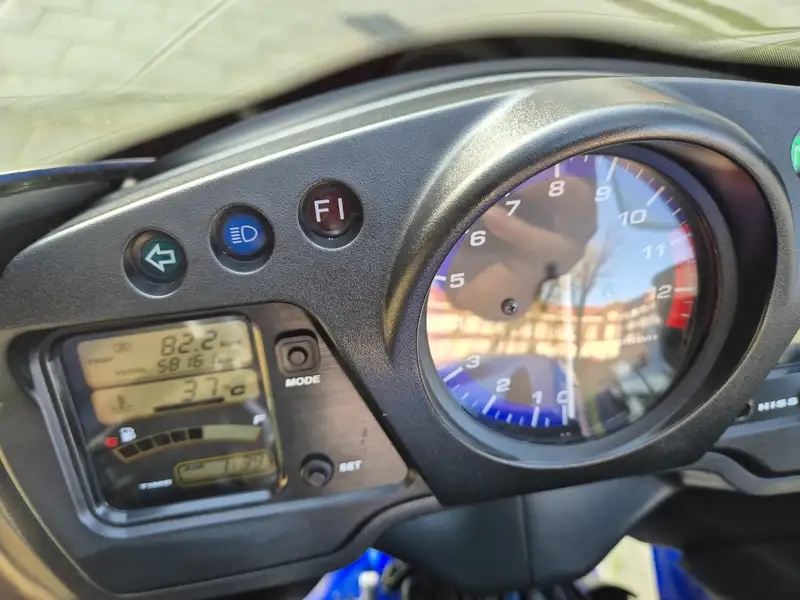 Honda CBR 1100 - foto 7