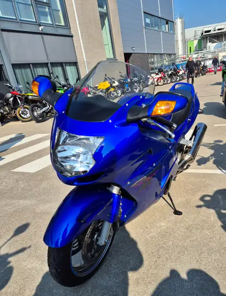 Honda CBR 1100 - foto 4