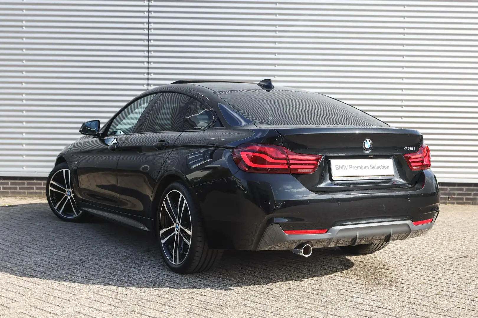 BMW 418 4 Serie Gran Coupé 418i High Executive M Sport Aut Zwart - 2