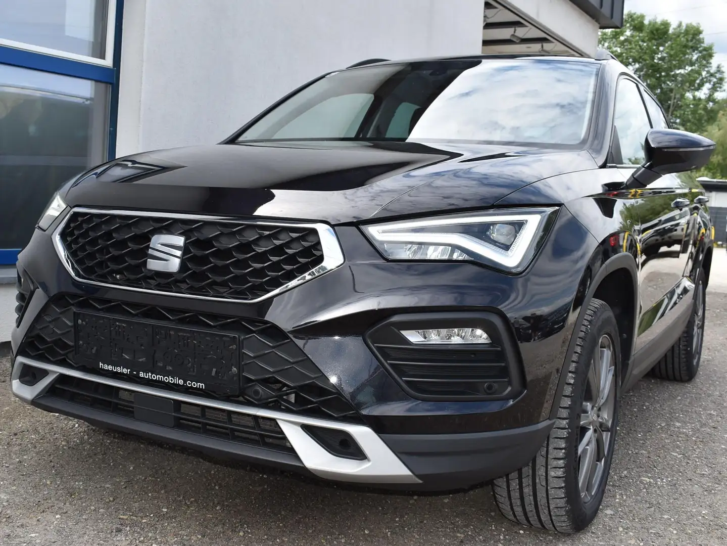 SEAT Ateca Style 2,0TDI DSG Schwarz - 1