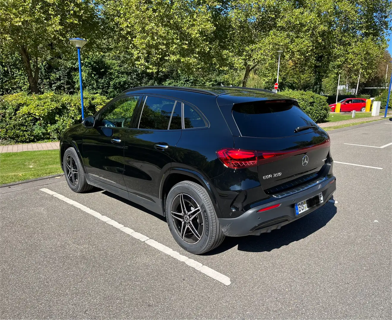 Mercedes-Benz EQA 350 EQA 350 4Matic AMG Line 70,5 KW Distr. AHK  usw. Noir - 2