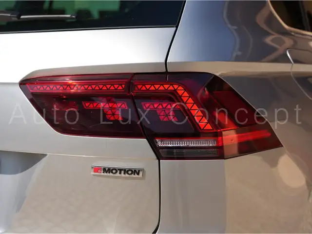 Volkswagen Tiguan view 12