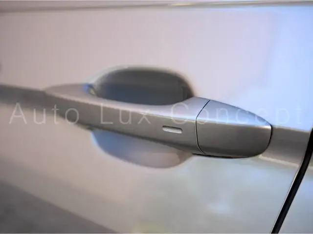 Volkswagen Tiguan view 11