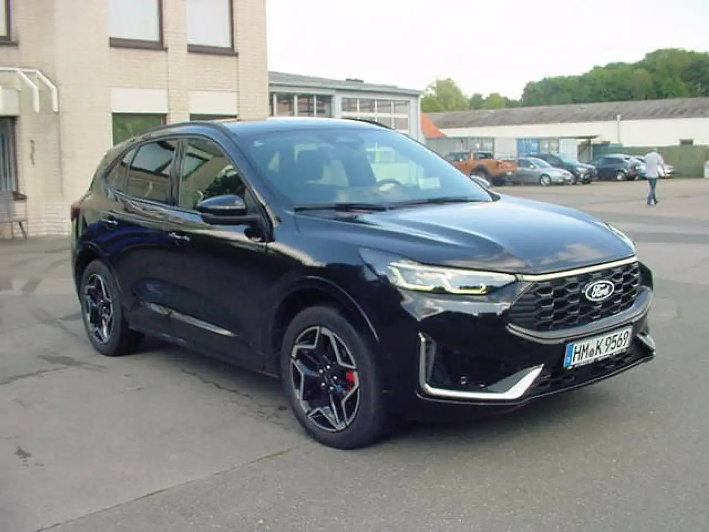 Ford Kuga ST-Line X Autom. 4x4 Schwarz - 1