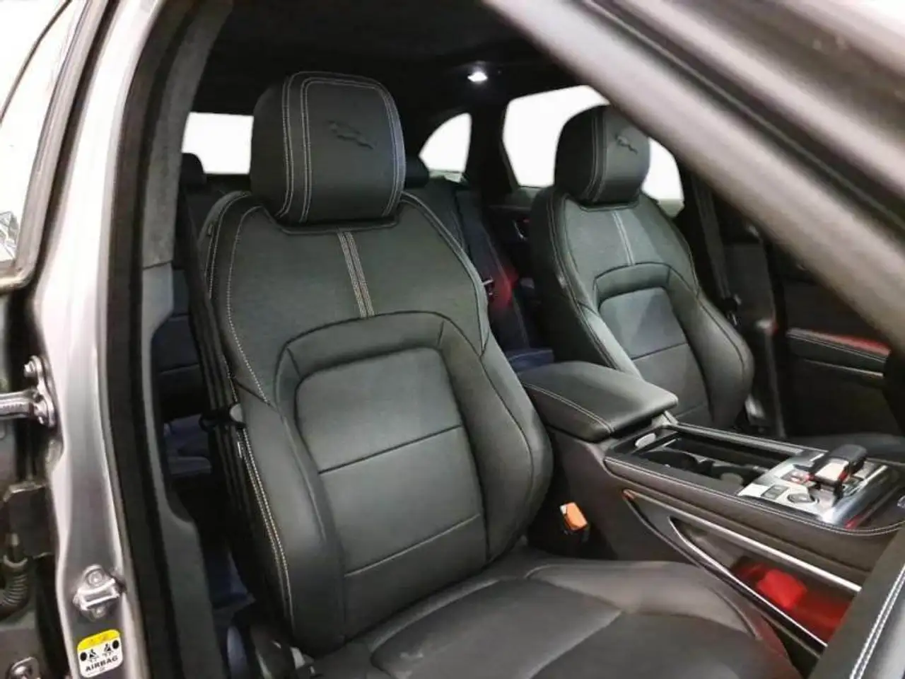 Jaguar F-Pace 2.0D D204 MHEV R-DYNAMIC HSE 90TH ANNIVERSARY EDITION AUTO 4WD SUV, миниатюра 10