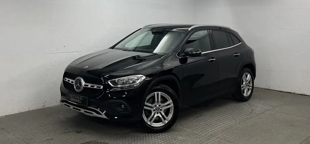 Mercedes-Benz GLA 220