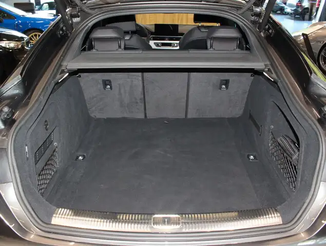 Audi S5 view 7