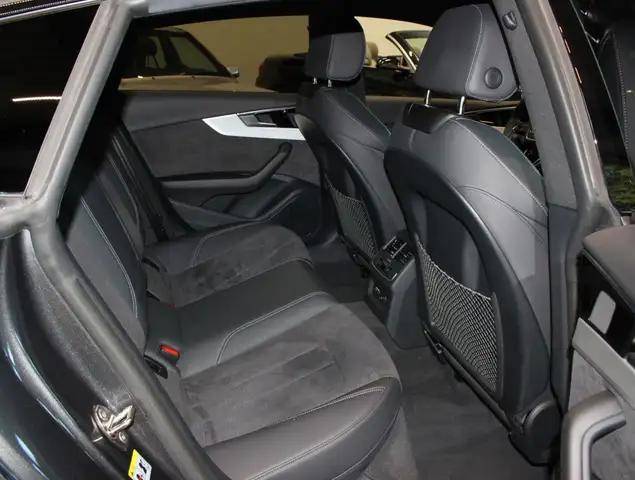 Audi S5 view 11