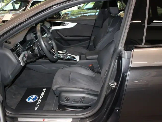 Audi S5 view 12