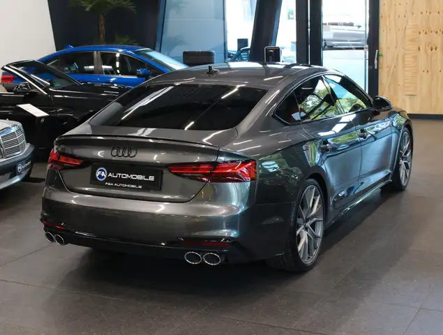 Audi S5 view 5