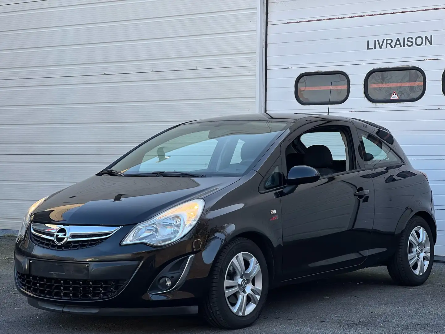 Opel Corsa 1.3 CDTi Enjoy prêt à immatriculer Noir - 1