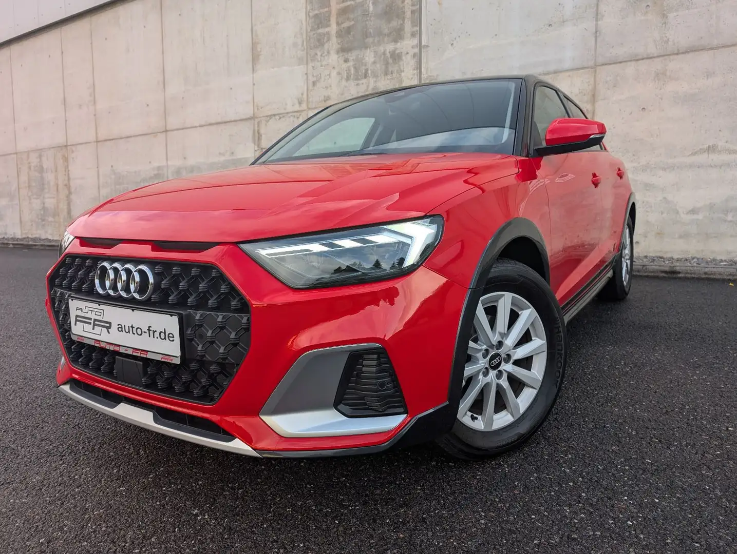 Audi A1 citycarver 30 TFSI DSG 1. Hand erst 3841 Km Rot - 2