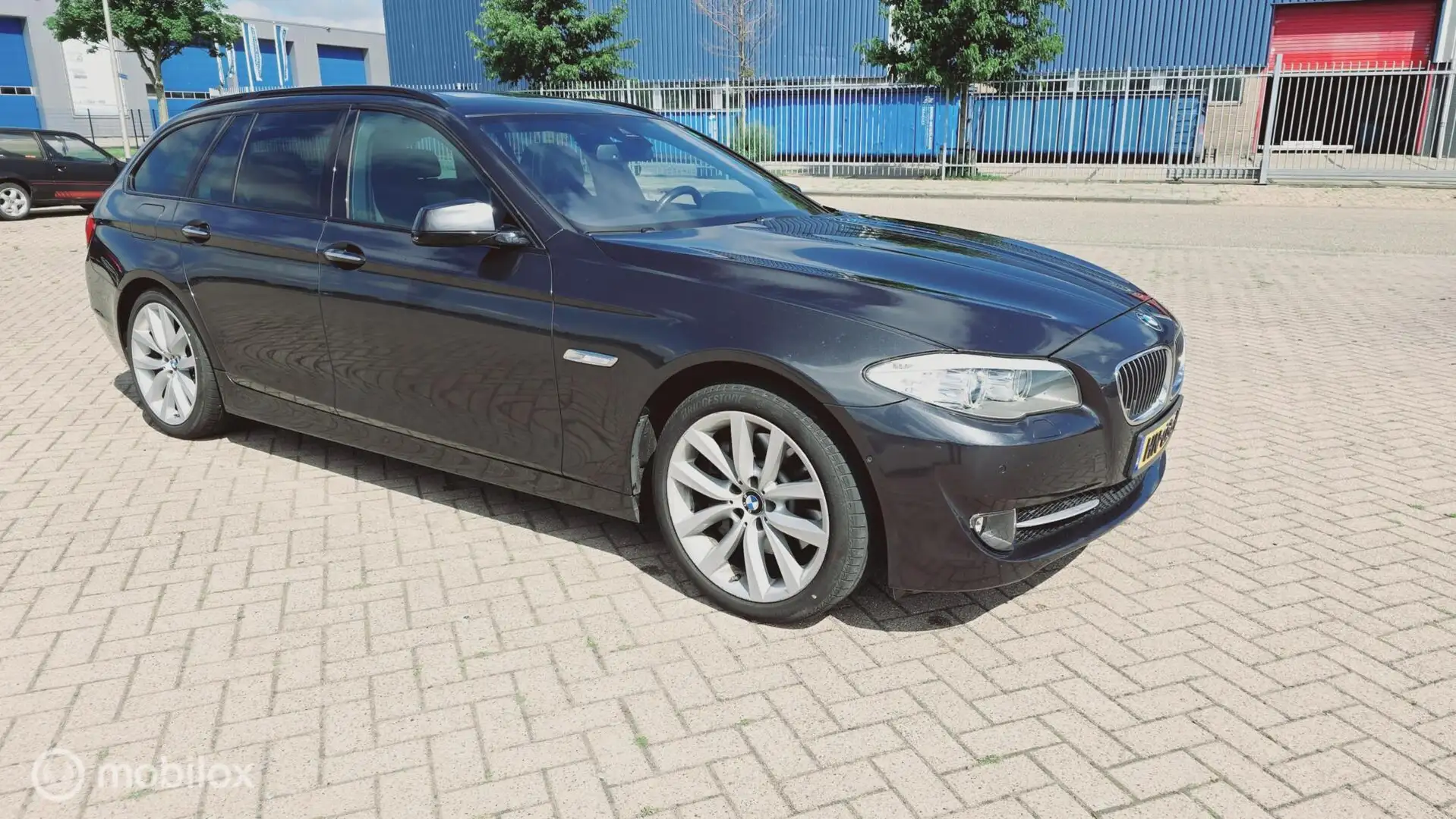 BMW 530 5-serie Touring 530xd High Executive *voll.onderho Grijs - 1
