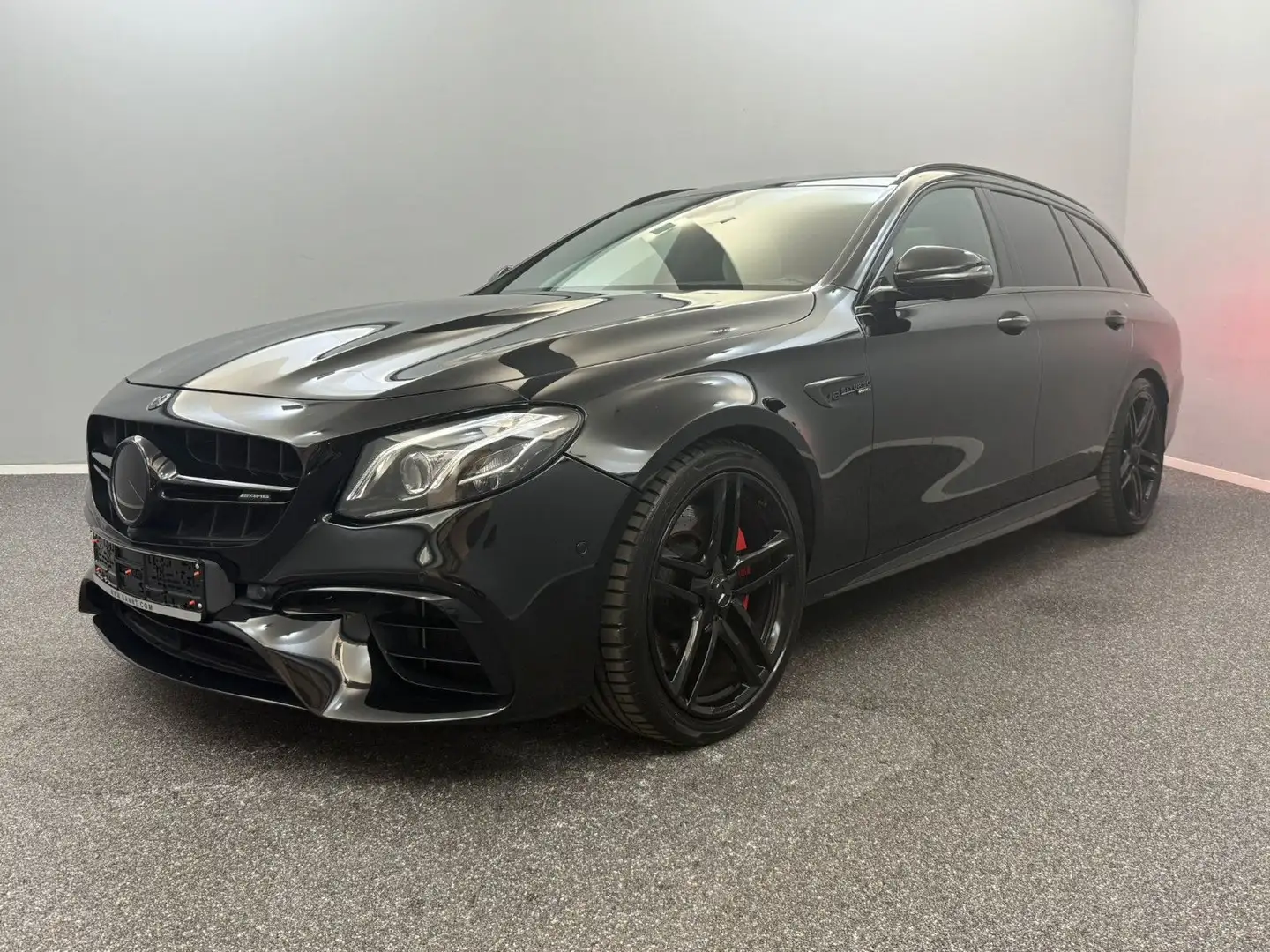 Mercedes-Benz E 63 AMG E 63 s AMG 4M+ T*PANO*DRIVERS*BURME*SITZKLI*PANO Noir - 1