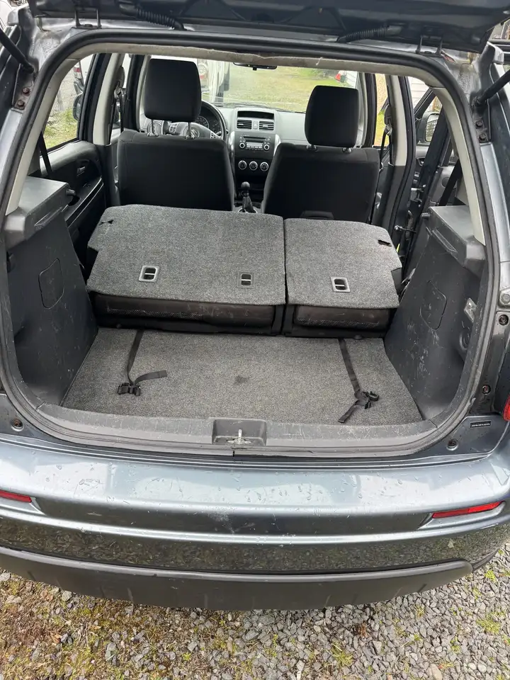 Suzuki SX4 снимка Suzuki SX4