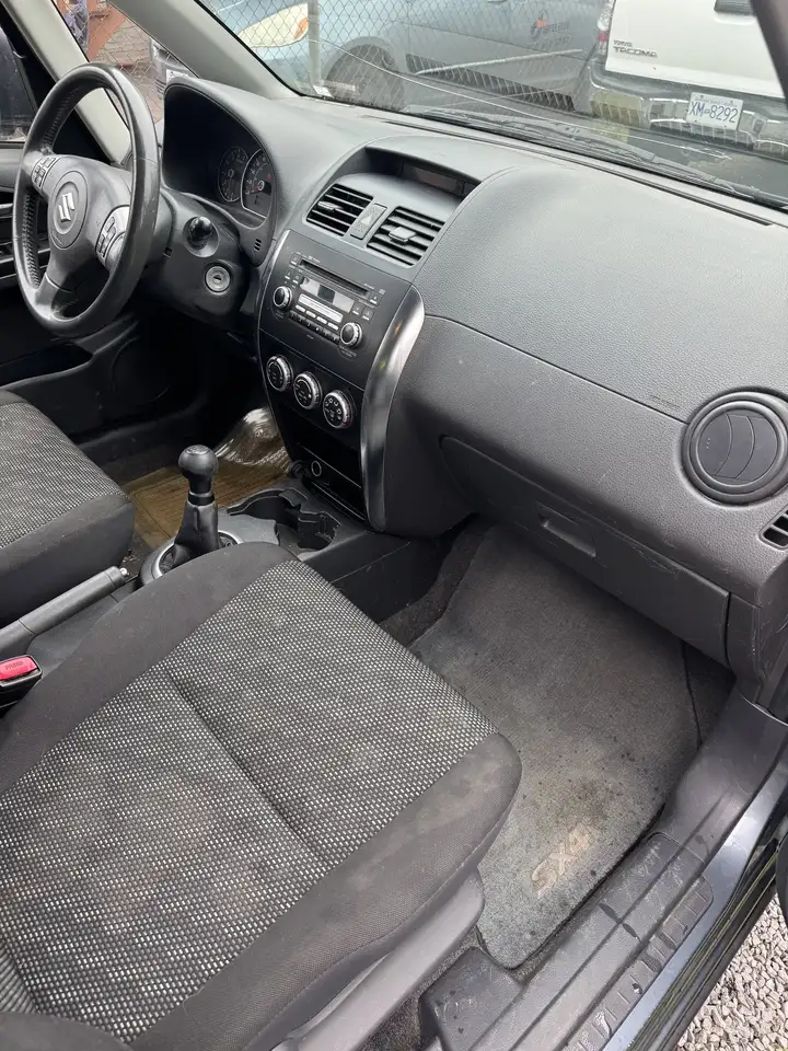 Suzuki SX4 снимка Suzuki SX4