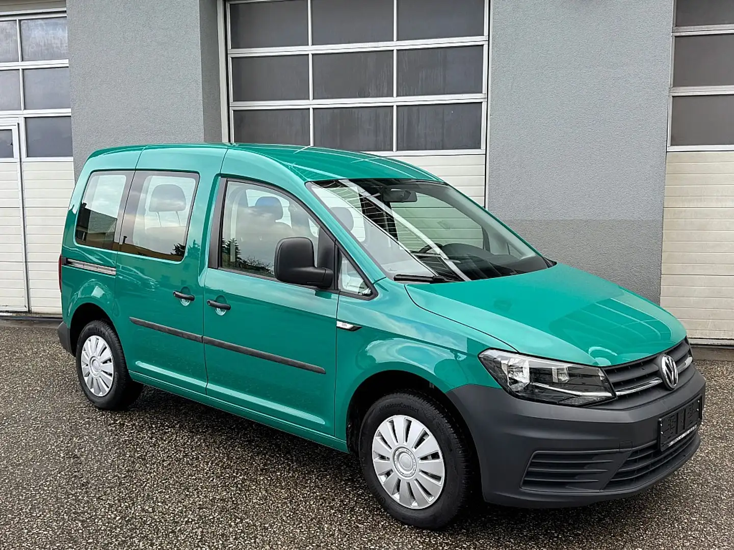 Volkswagen Caddy Kombi Trendline 2,0 TDI Grün - 2