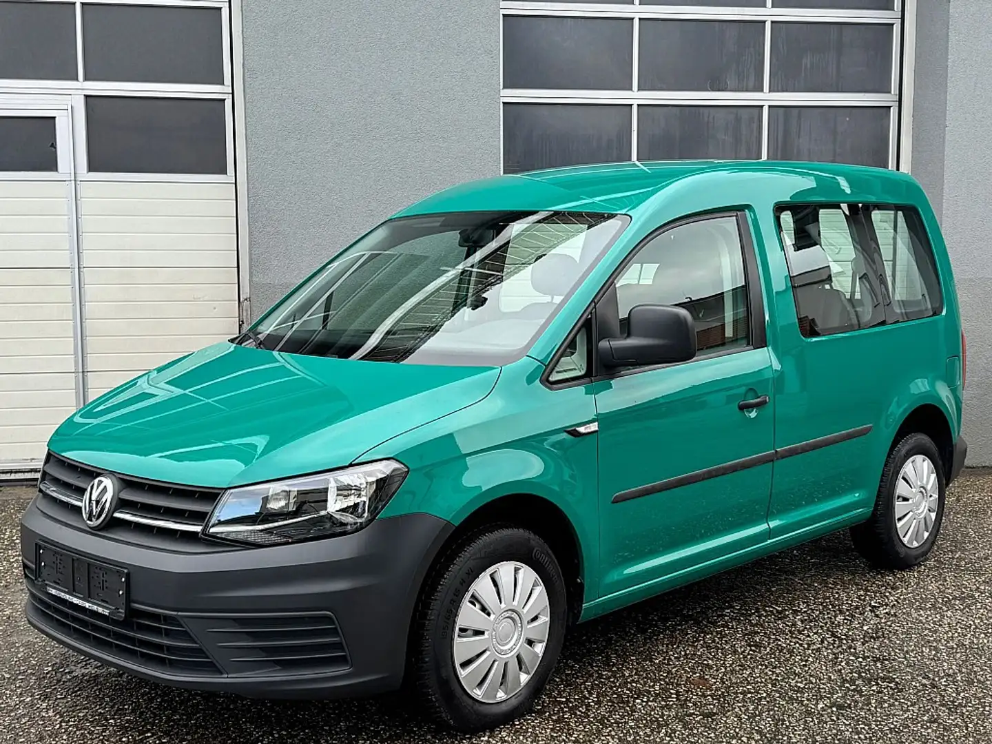 Volkswagen Caddy Kombi Trendline 2,0 TDI Grün - 1