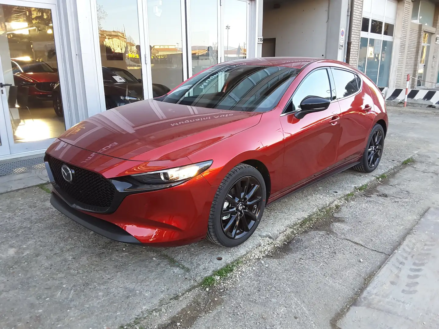 Mazda 3 2.5 e-Skyactiv-G 140cv M Hybrid Homura Rouge - 2