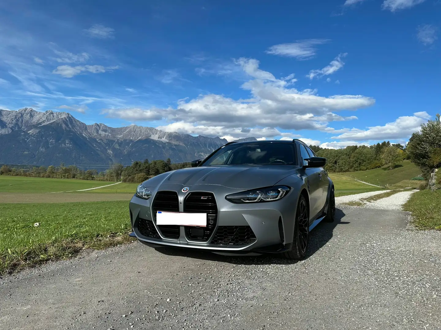 BMW M3 Competition M xDrive Touring Aut. Grau - 1