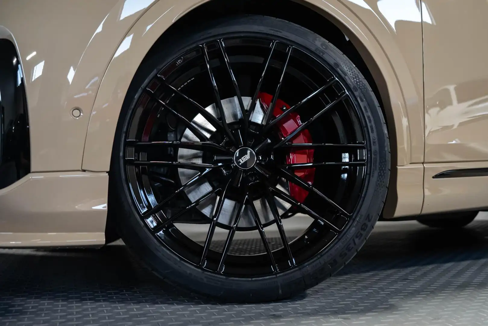 Audi SQ8 4.0 TFSI quattro AHK PANO ABT-Bodykit 650PS Zlatna - 2