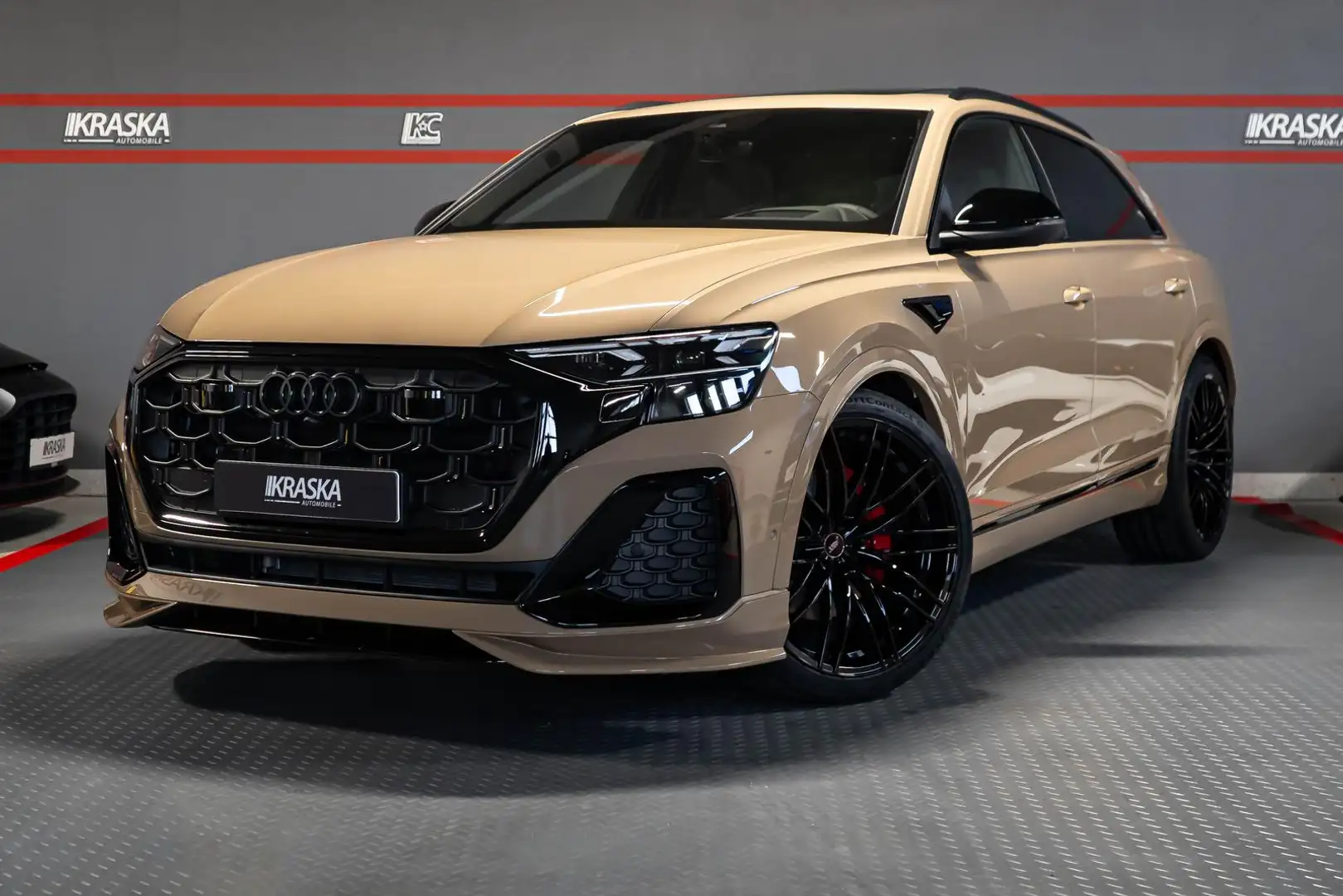 Audi SQ8 4.0 TFSI quattro AHK PANO ABT-Bodykit 650PS Zlatna - 1