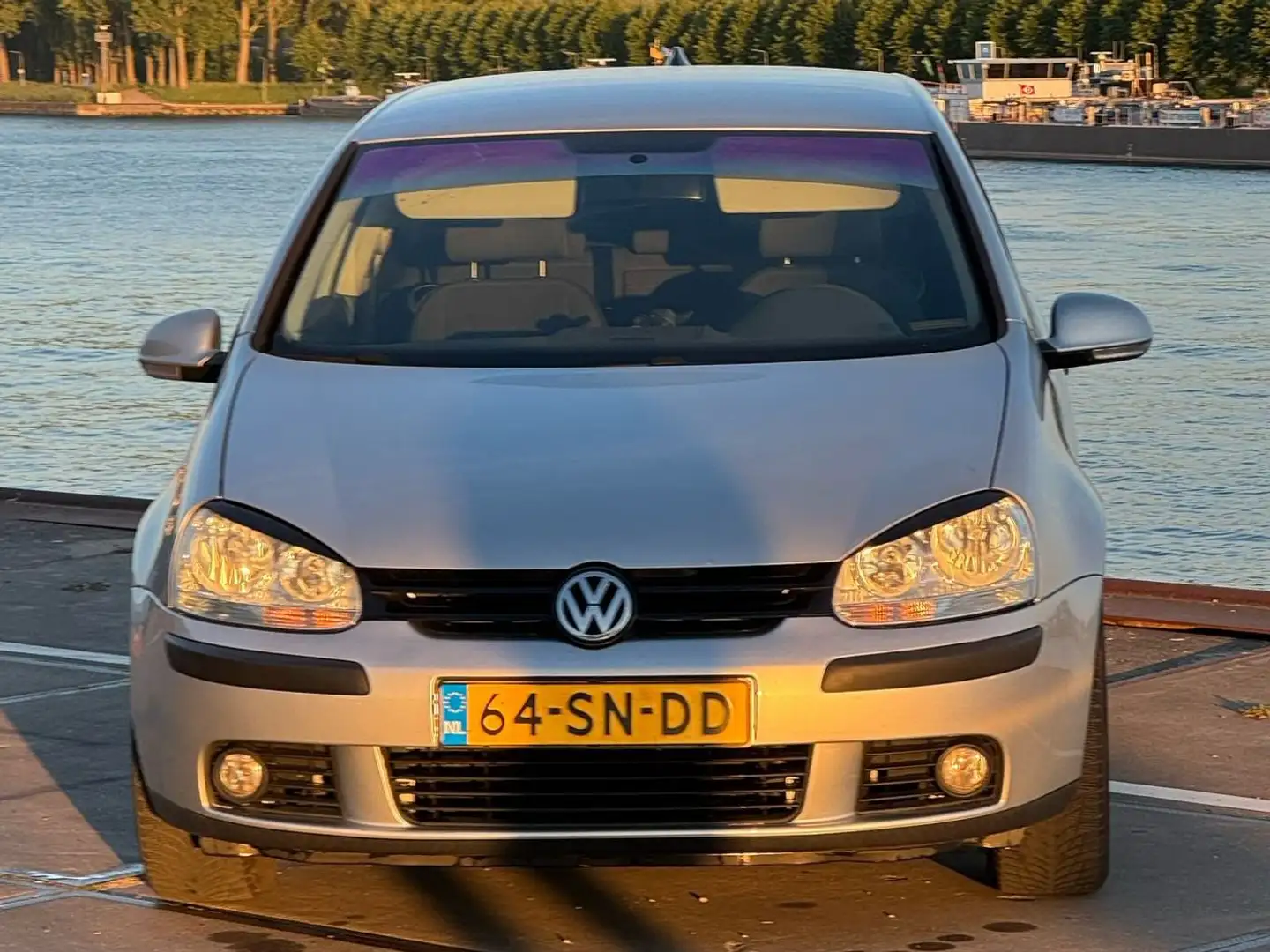Volkswagen Golf Golf 1.6 FSI Comfortline Grijs - 1