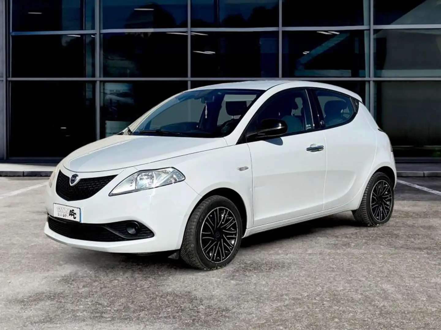 Lancia Ypsilon Ypsilon 1.2 Gold ecochic Gpl 69cv my19 Argent - 1