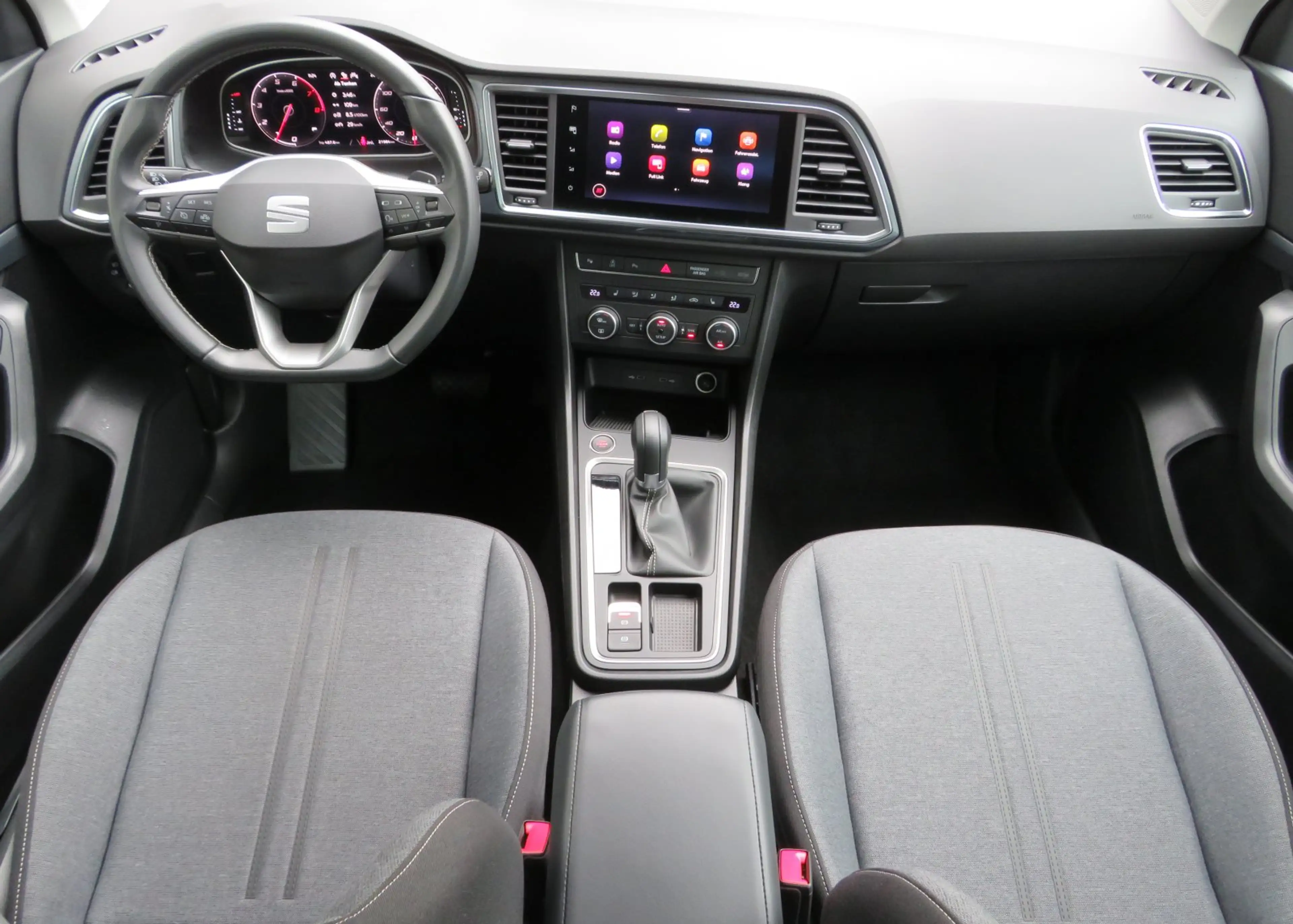 SEAT Ateca 1.5 TSI DSG Style AHK/NAVI/ACC/LED — photo 6