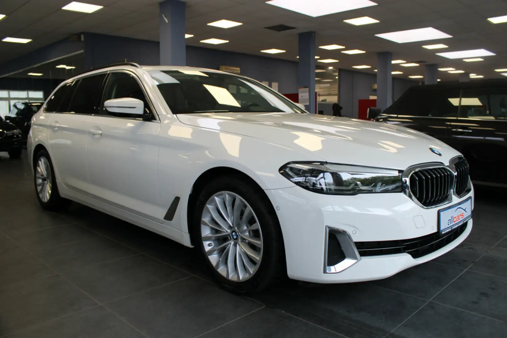 BMW 520 520d Touring Aut. Luxury Line - Panorama - Weiß - 1