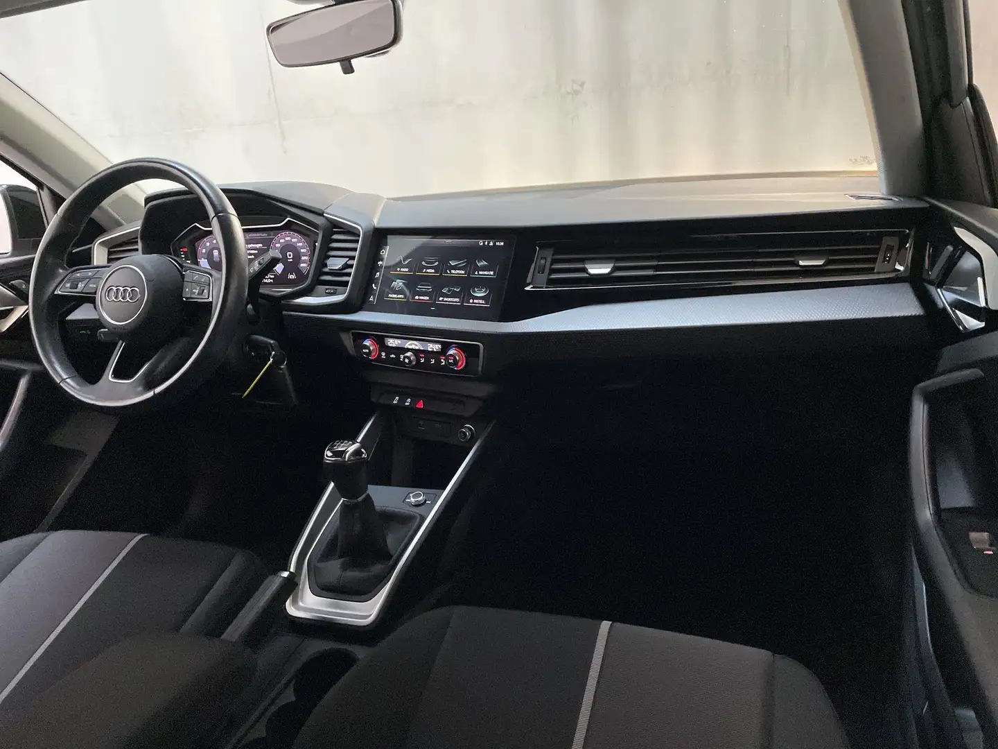 Audi A1 Sportback 25 TFSI Pro Line Climate Control DAB+ Vi Grijs - 2