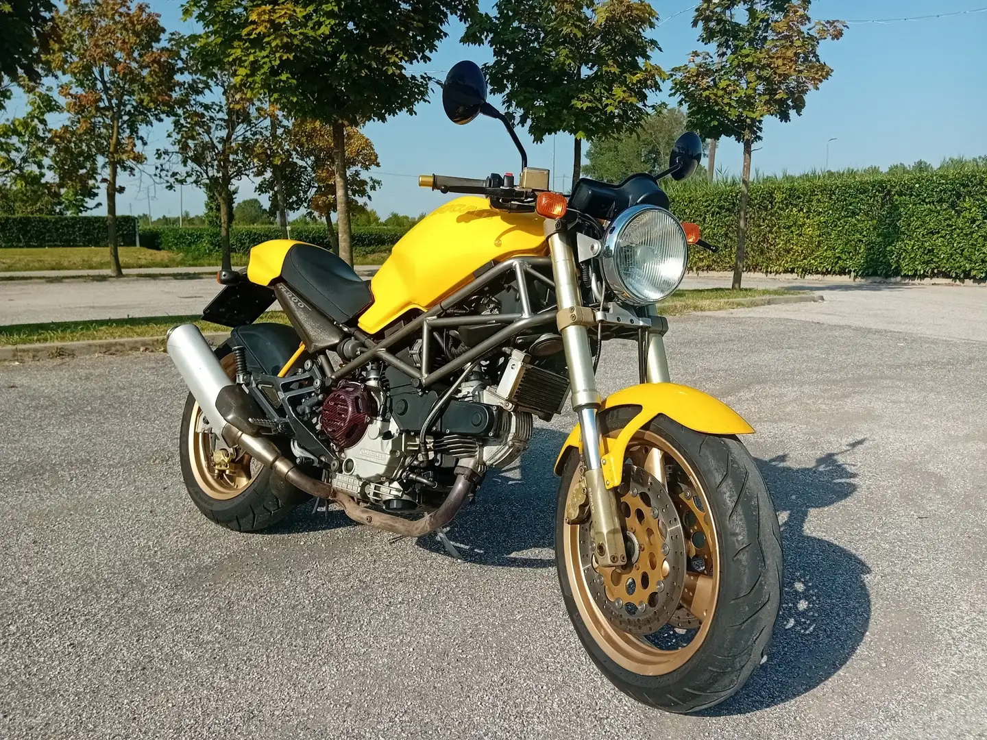 Ducati Monster 900 - 2