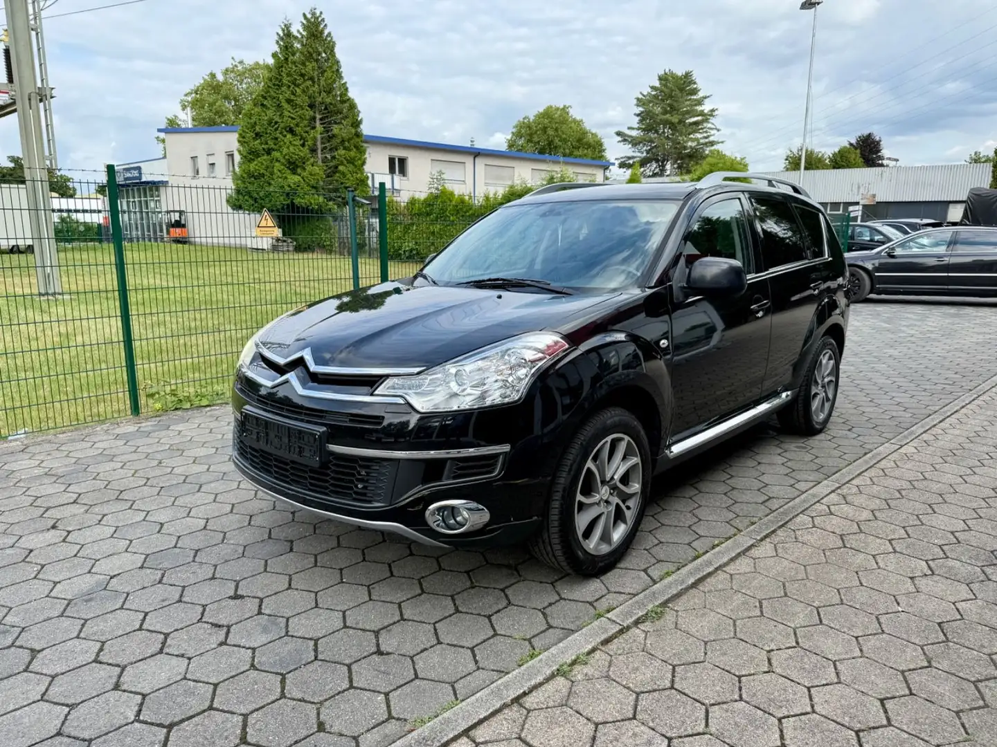 Citroen C-Crosser Exclusive 7Sitzer 4x4 Automatik Noir - 1