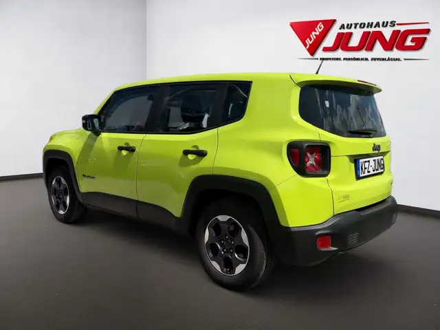 Jeep Renegade view 8
